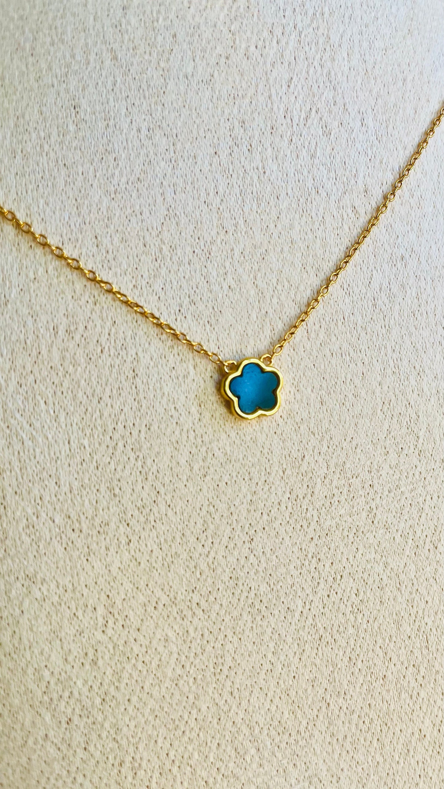 Minimalist flower black agate gold necklace Dainty aesthetic gift for her wife daughter sister friend, 925 sterling silver gift under 50