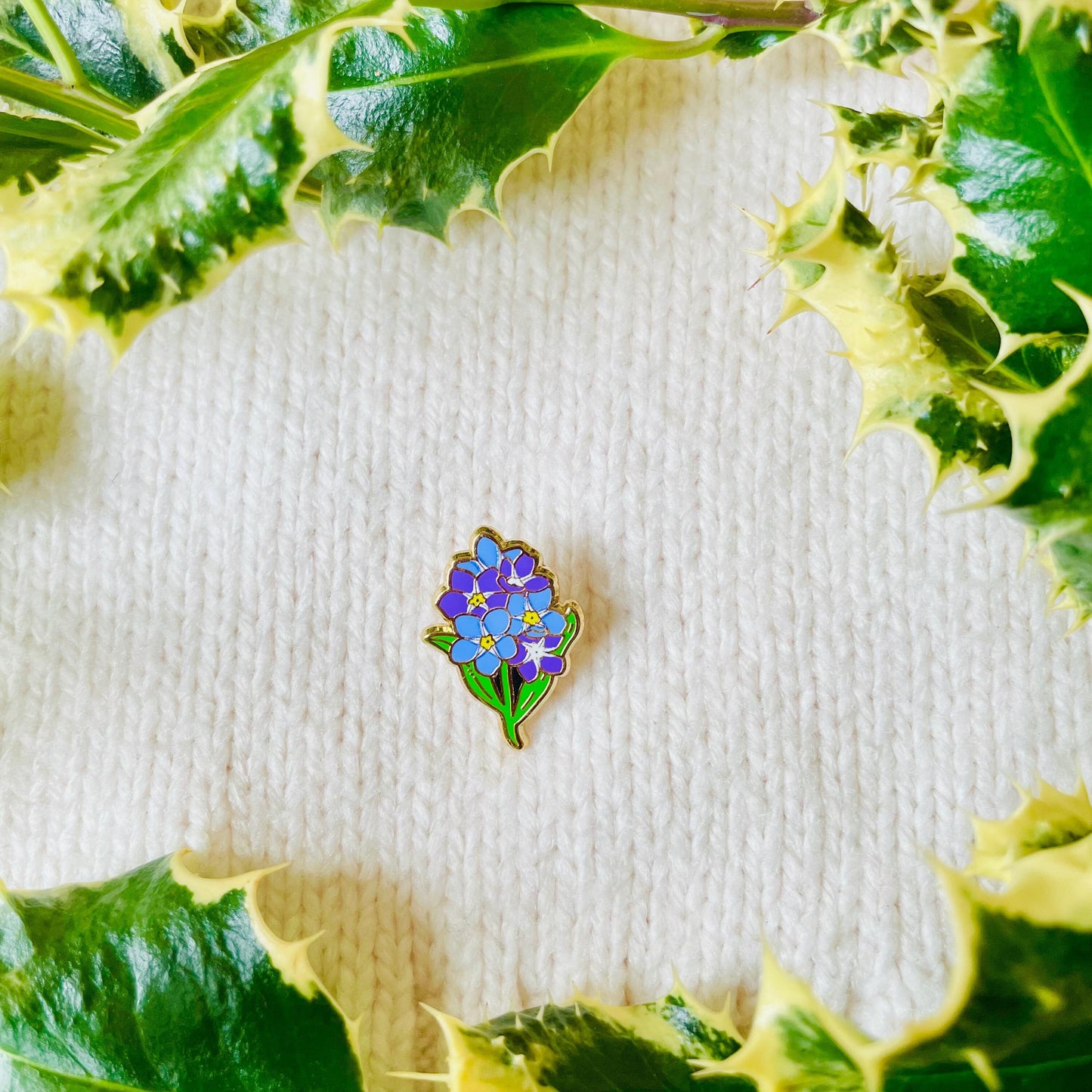 Blue and purple forget me not flowers Gold hard enamel cute mini pin