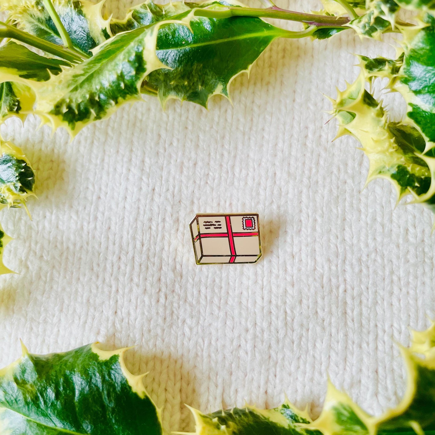 Brown and red ribbon string postal package parcel Christmas gold hard enamel pin badge