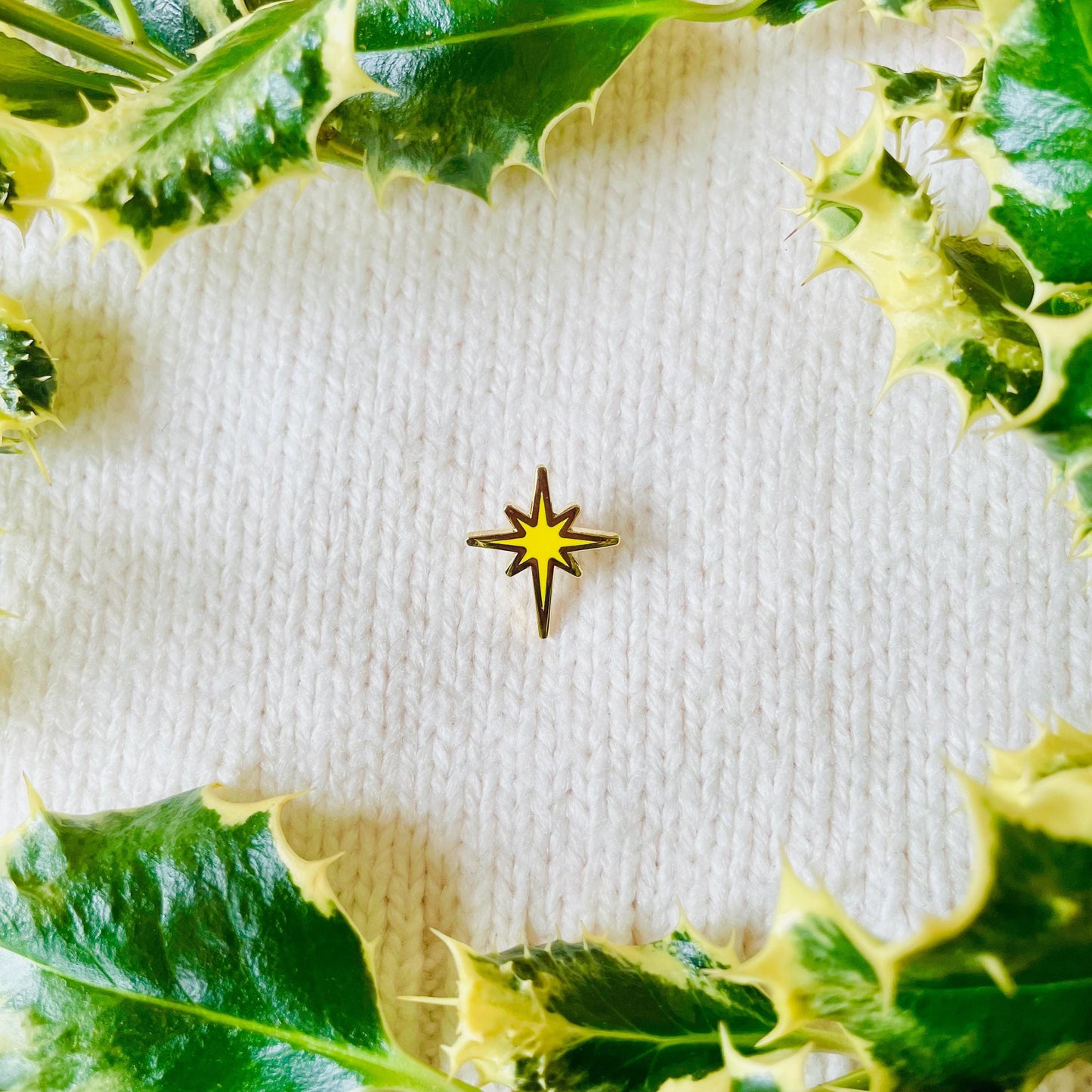 Yellow star of Bethlehem gold hard enamel pin badge