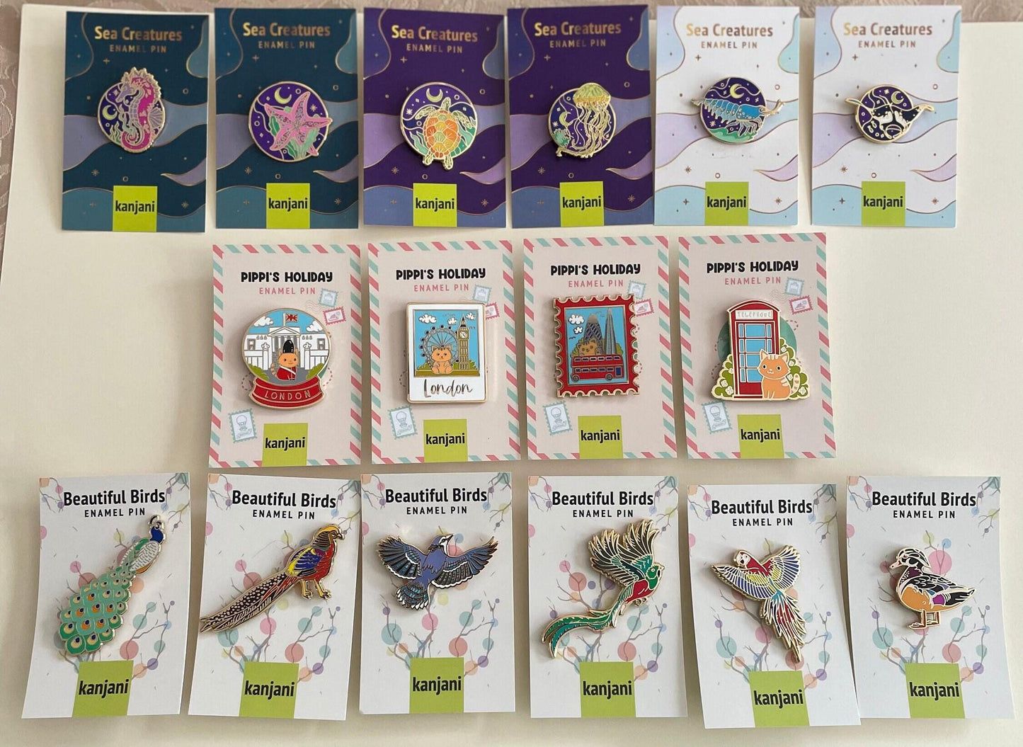 Sea creatures Enamel pin gift box, marine sea life lapel pin set, Jellyfish, sea turtle, manta ray, blue shrimp, seahorse, starfish sea star