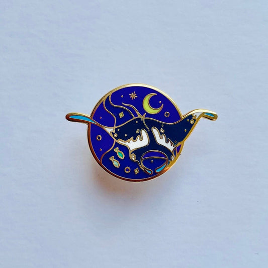 Manta Ray Stingray Enamel pin gift badge, sea witch creatures, marine gift, gifts under 20, gift for him, gift for friend