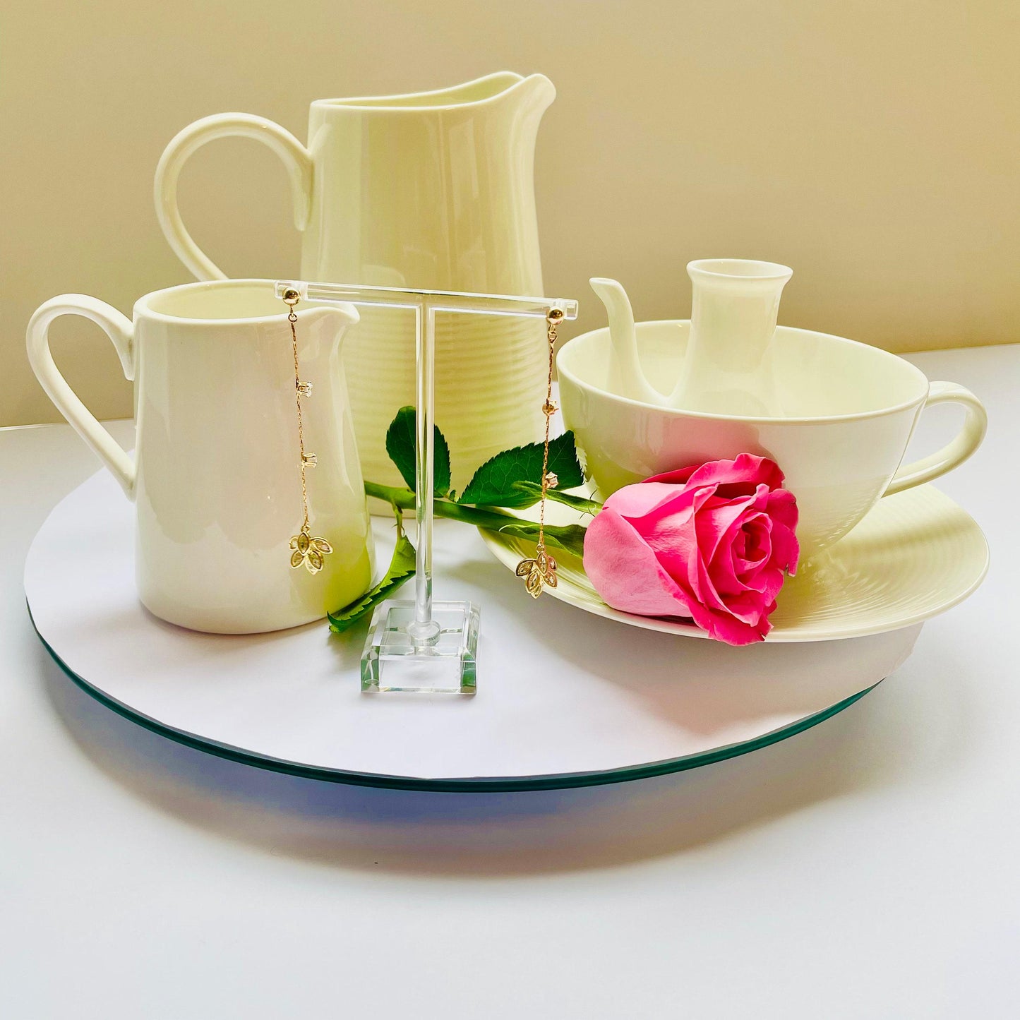 Crystal Feather Earrings: Gold Dangle with Sparkling Cubic Zirconia, Advent calendar