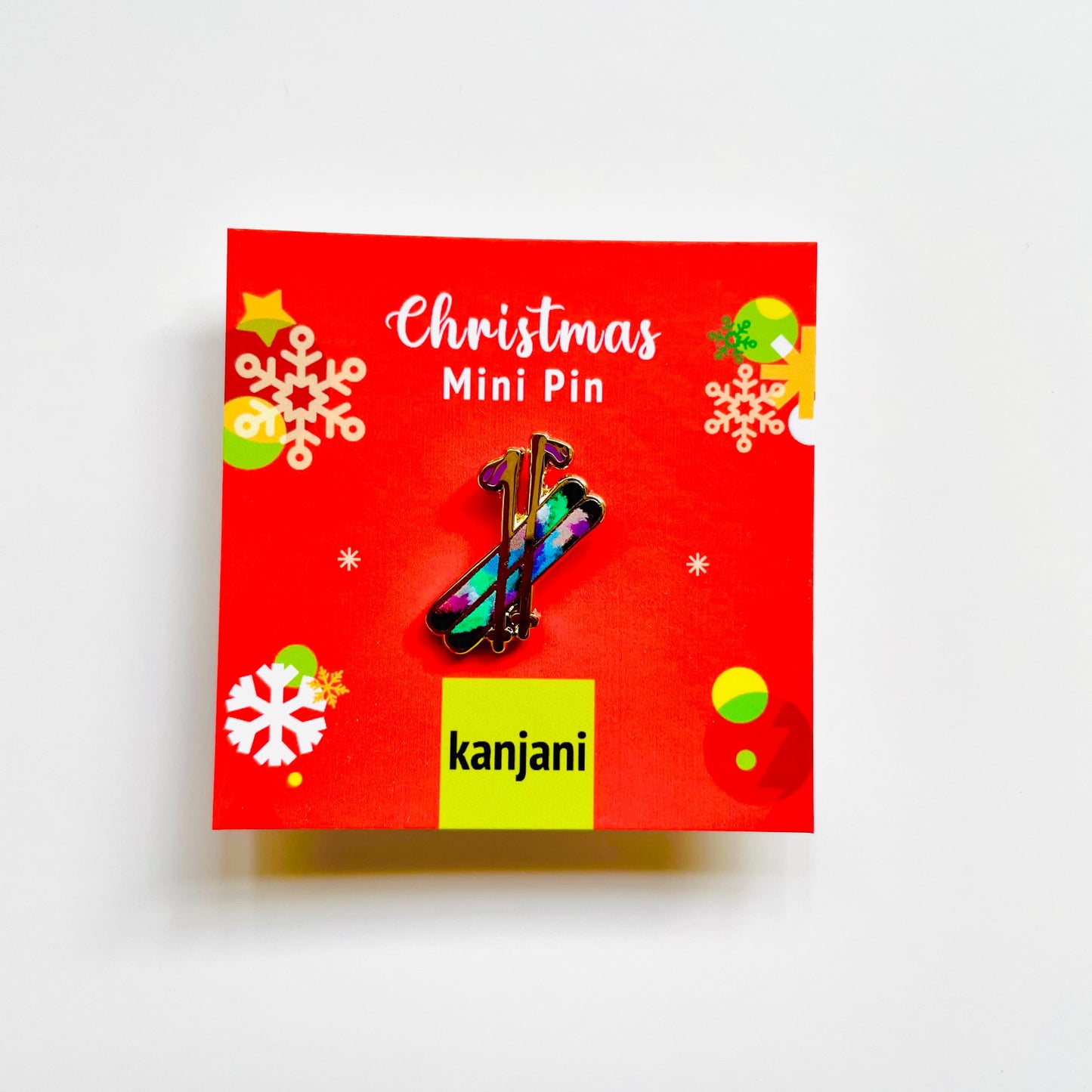 Ski enamel pin