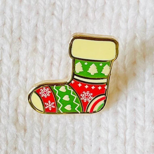 Red and green pattern Christmas stocking gold hard enamel pin