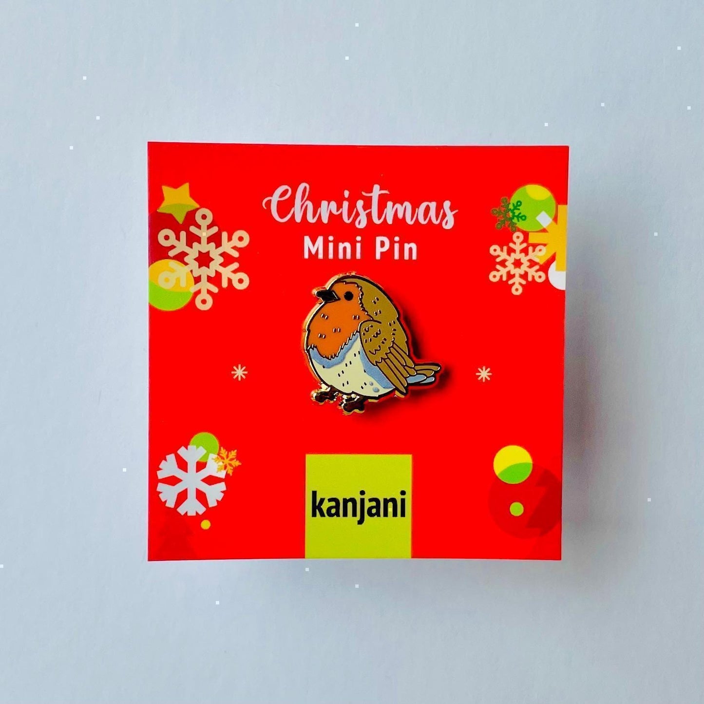 Red robin gold hard enamel mini pin badge