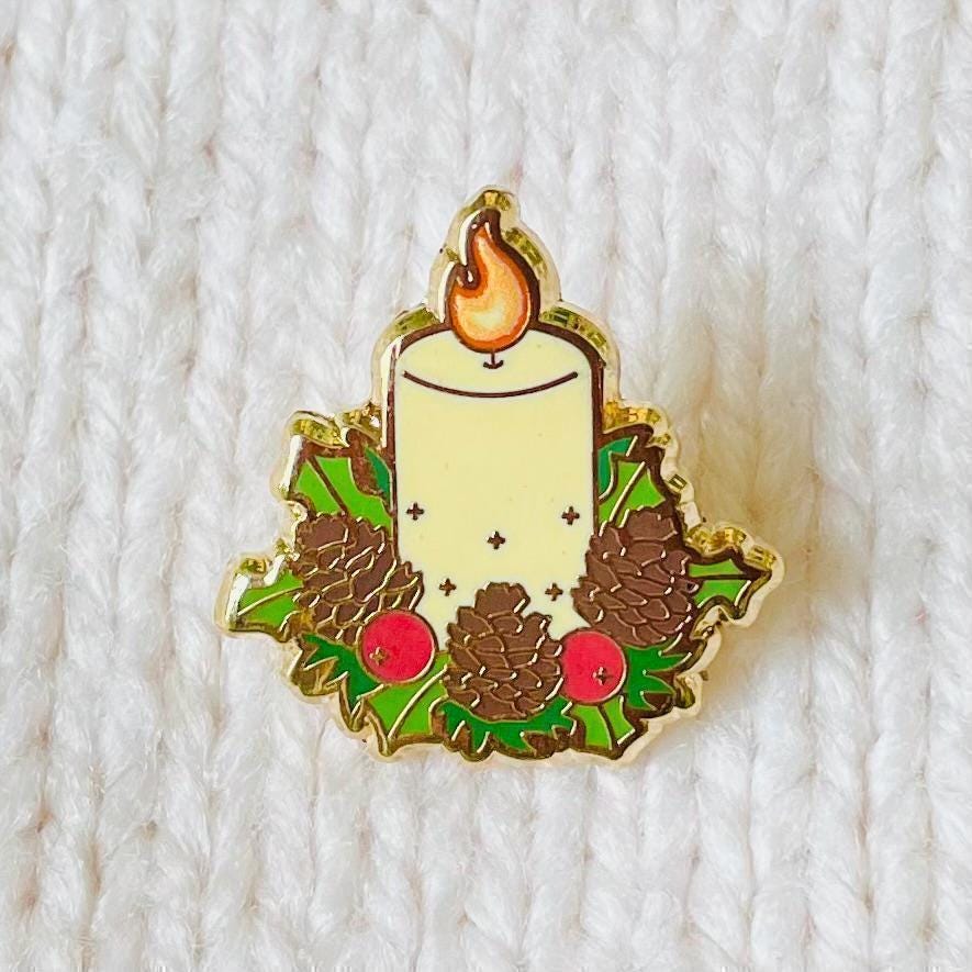 White Christmas advent candle gold hard enamel pin