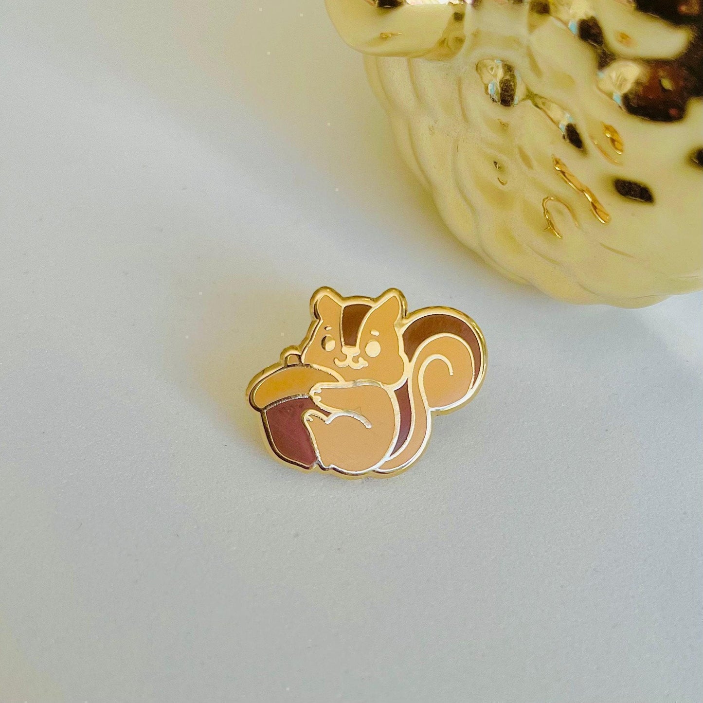 Chipmunk with acorn gold hard enamel mini pin