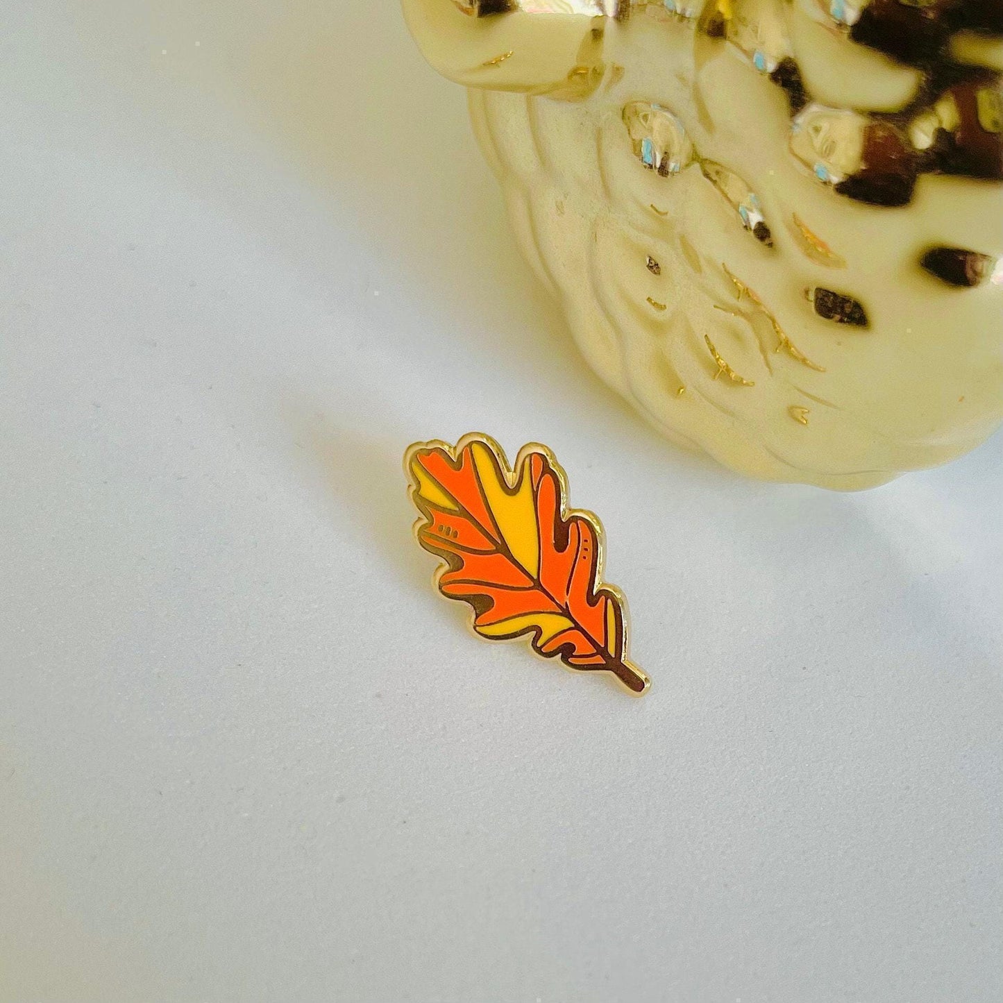 Oak leaf gold hard enamel mini pin