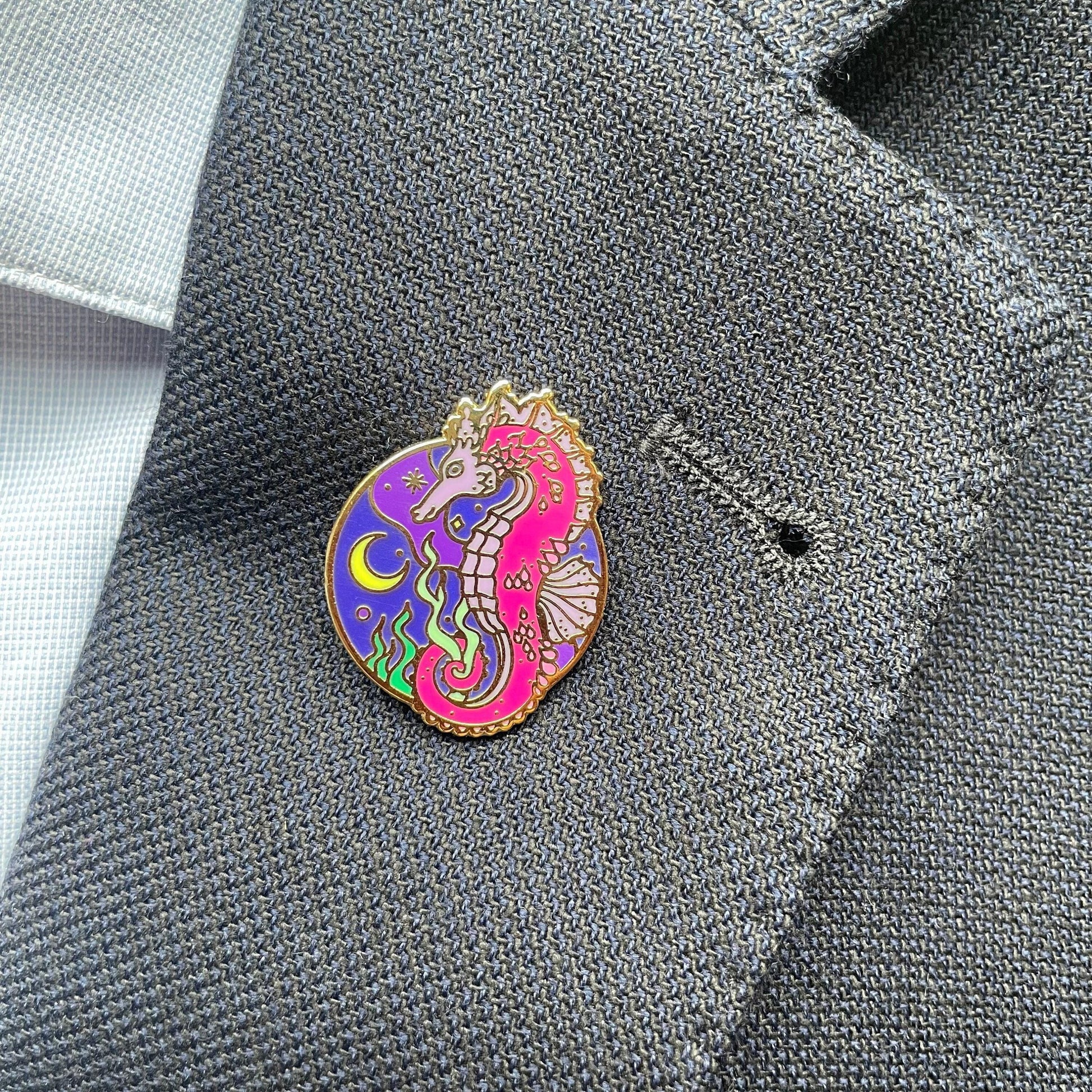 Seahorse Pin Badge: Marine Nature Lover Gift (Gold Hard Enamel), Christmas gift, stocking stuffer, Advent calendar