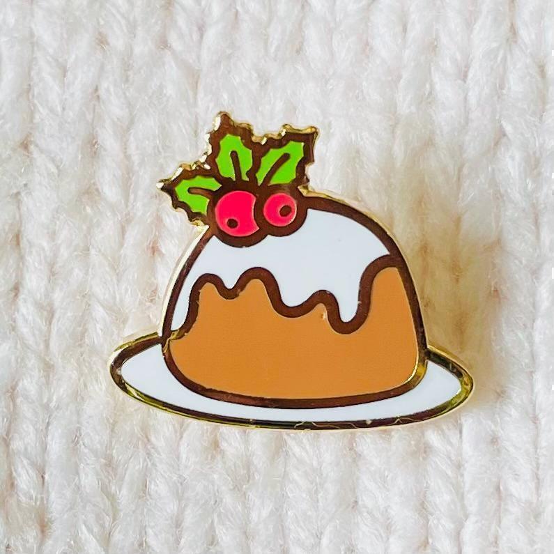 Christmas pudding on plategold hard enamel pin