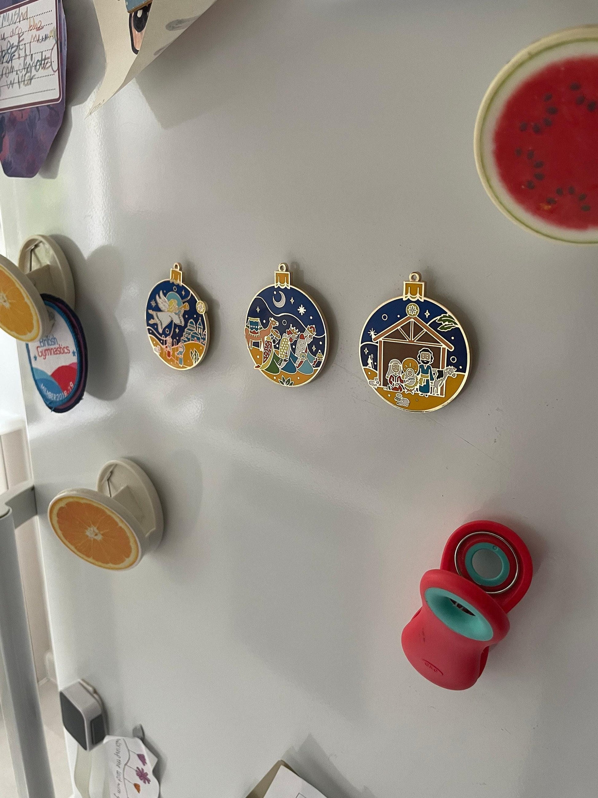 Christmas Nativity Pin: Mary, Joseph and Baby Jesus - Magnet & Keychain, Christmas gift, stocking stuffer, Advent calendar