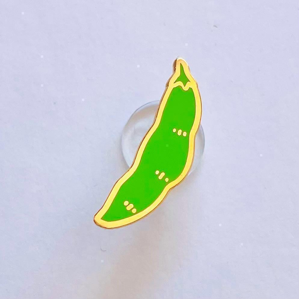 Edamame pod gold hard enamel pin