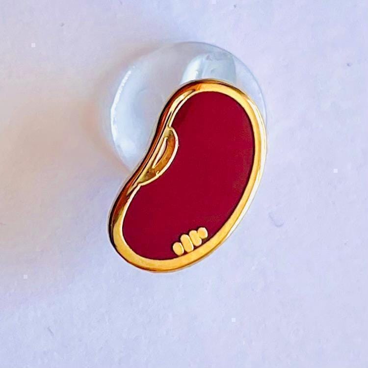 Kidney bean gold hard enamel pin lapel badge