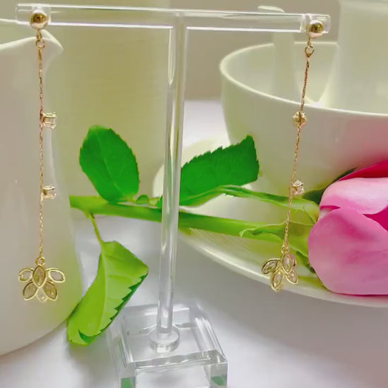Crystal Feather Earrings: Gold Dangle with Sparkling Cubic Zirconia, Advent calendar