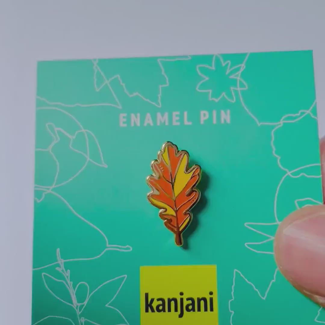 Oak leaf enamel pin, fall leaves lapel badge, Harvest, Autumn brooch, Thanksgiving, lanyard, Halloween gift, camping, outdoors, winter